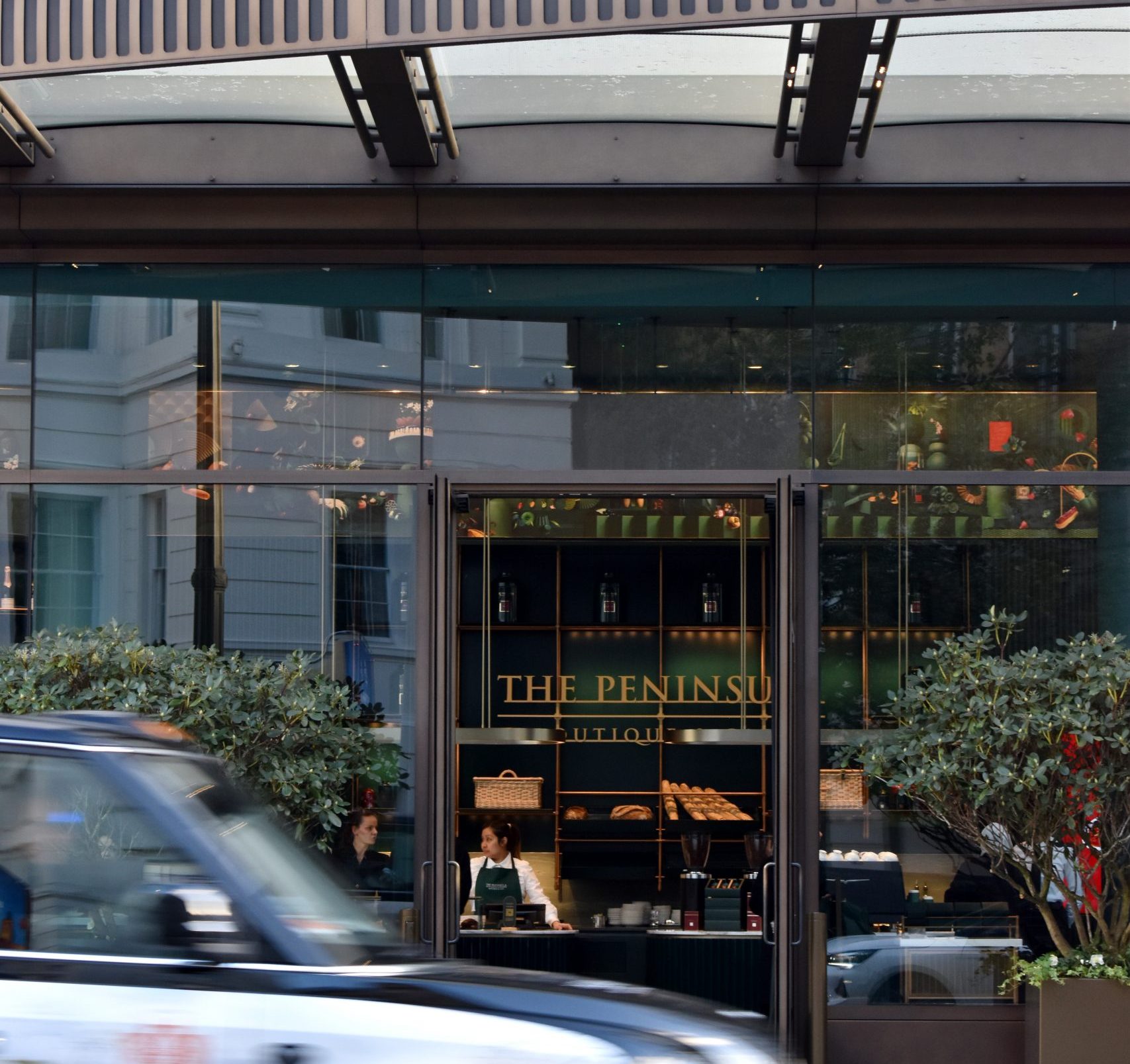 Boutique & Cafe