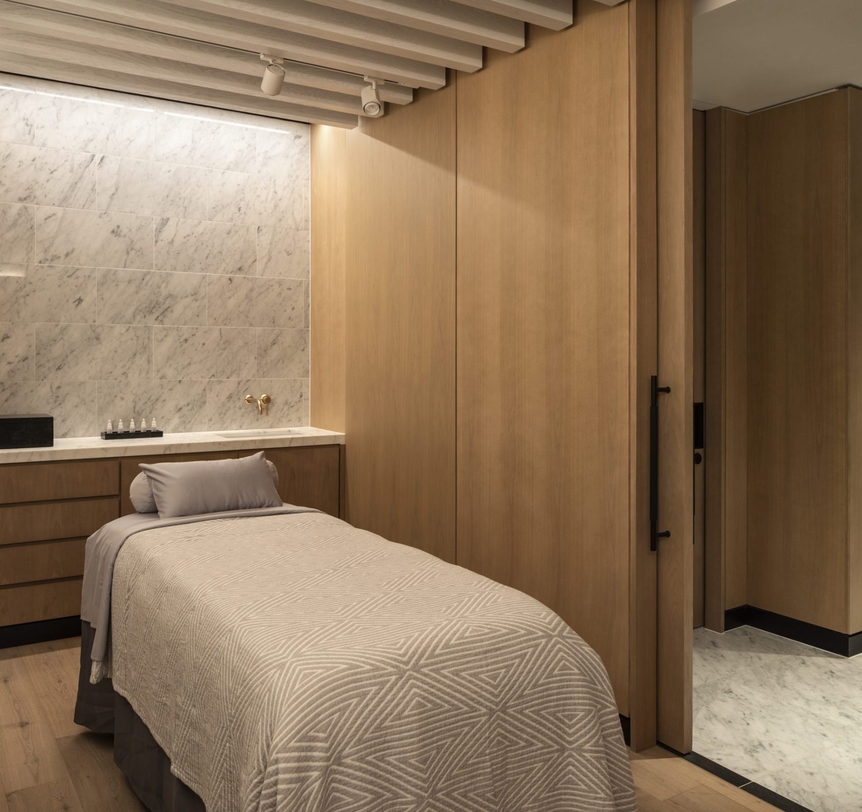 AKLPH_P076 Spa Treatment Room